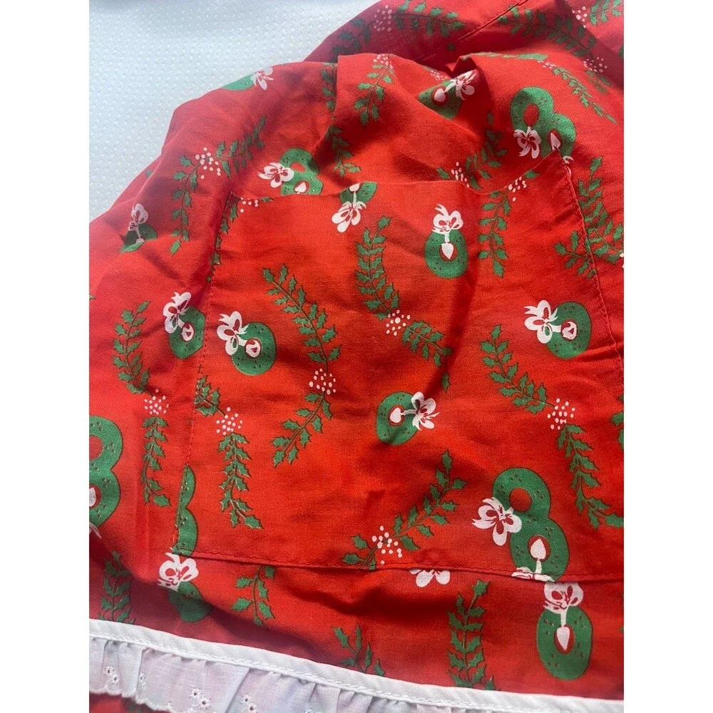 Red Green White Trim Wreath Christmas Vintage Half Apron Pocket Holiday Hostess